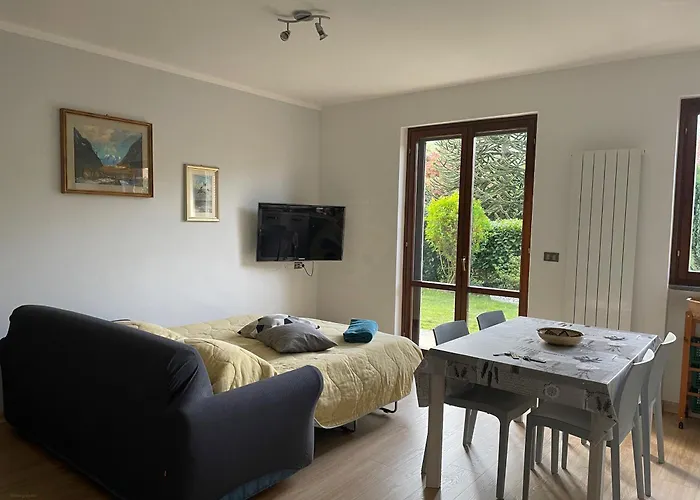 דירה La Casa Del Conte - Feriolo Di Con Giardino Privato באוונו